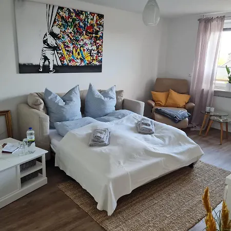 Schoene Ruhige Mit Terrasse Apartment