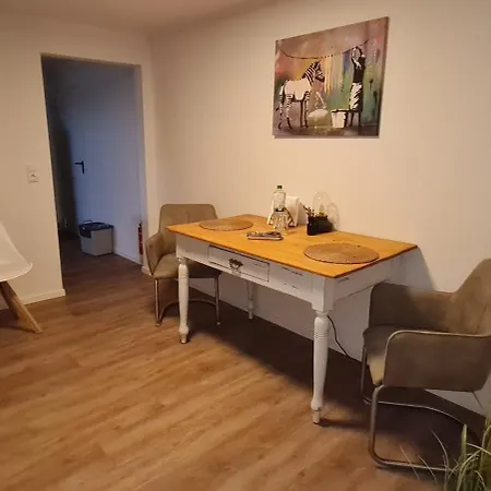 Schoene Ruhige Mit Terrasse Apartment