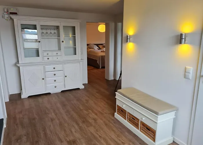 Schoene Ruhige Mit Terrasse Διαμέρισμα