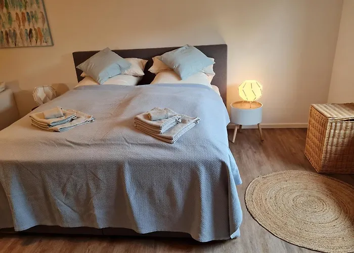 Διαμέρισμα Schoene Ruhige Mit Terrasse *