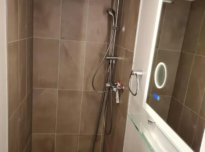 Schoene Ruhige Mit Terrasse *