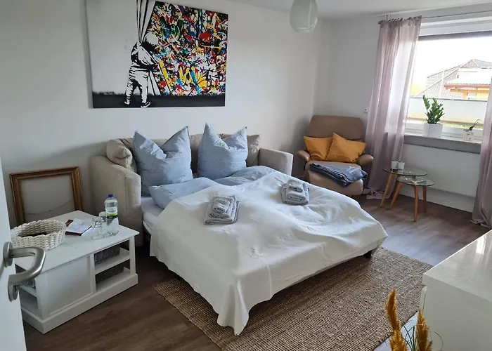 Schoene Ruhige Mit Terrasse Διαμέρισμα